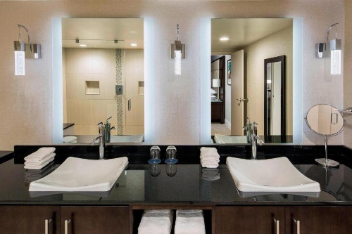 Sheraton West Des Moines Hotel image 2